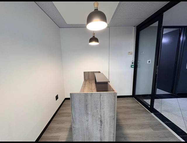 229M² OFFICE TO LET IN MIDRIDGE PARK